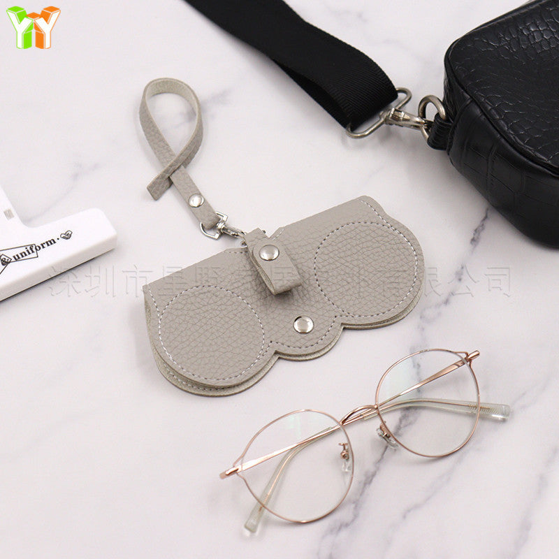 Wholesale PU Eyes Organizer Keychain
